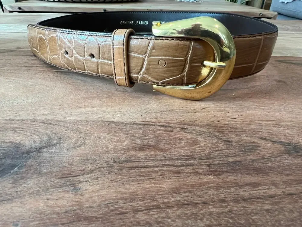 Vintage 90's brown croc-embossed leather belt S gold-toned brass buckle Italian